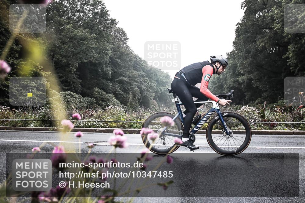 13.09.2026 - Stadtparktriathlon H.Heesch http://msf.ph/oto/10347485 13.09.2026 10:05:26 Radfahren 225, 238, 242, 322 meine-sportfotos.de