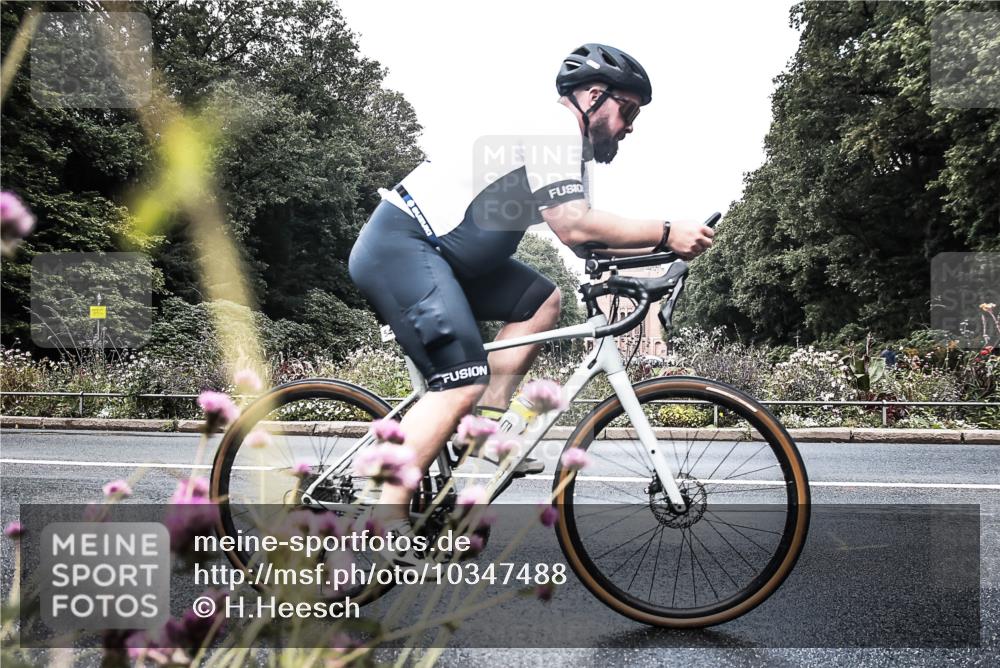 13.09.2026 - Stadtparktriathlon H.Heesch http://msf.ph/oto/10347488 13.09.2026 11:13:59 Radfahren 541 meine-sportfotos.de