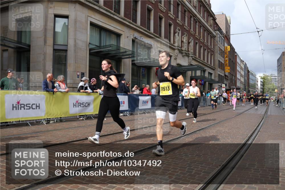 13.09.2026 - 21. swb-Marathon Bremen Strokosch-Dieckow http://msf.ph/oto/10347492 13.09.2026 11:10:43 Ziel 10148, 10163, 10313, 10461, 10462, 10527, 10547, 10644, 10653, 10792, 10841, 11043, 11062, 11141, 11237, 11335, 11465, 11483, 11679, 11691, 11756, 11993, 12396, 12401, 12507, 10002, 10169, 10247, 10422, 10461, 10462, 10706, 10719, 10768, 10791, 10890, 10911, 11047, 11283, 11298, 11300, 11309, 11327, 11513, 11583, 11736, 11846, 11957, 11982, 12183, 12227, 12454, 12550 meine-sportfotos.de