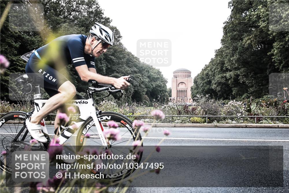 13.09.2026 - Stadtparktriathlon H.Heesch http://msf.ph/oto/10347495 13.09.2026 11:14:05 Radfahren 658, 674 meine-sportfotos.de