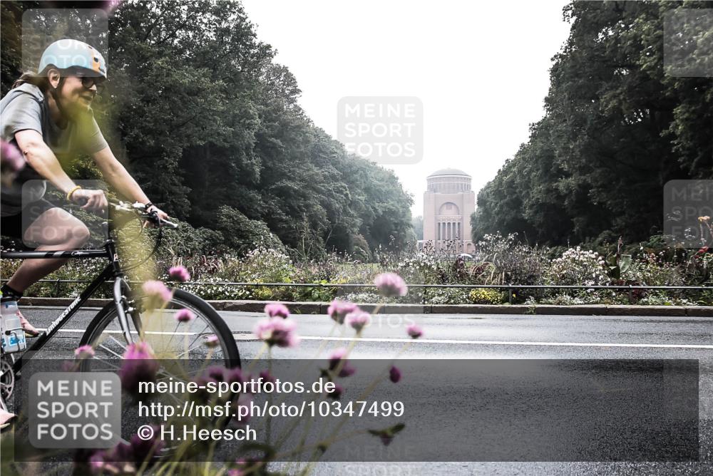 13.09.2026 - Stadtparktriathlon H.Heesch http://msf.ph/oto/10347499 13.09.2026 10:05:57 Radfahren 221 meine-sportfotos.de