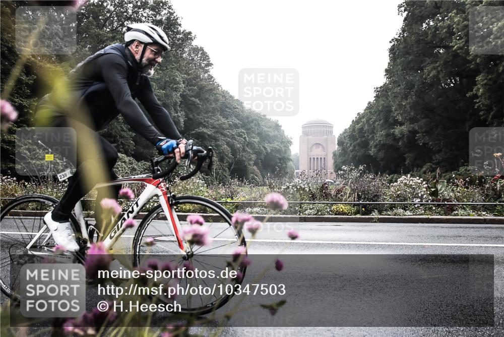 13.09.2026 - Stadtparktriathlon H.Heesch http://msf.ph/oto/10347503 13.09.2026 10:06:09 Radfahren 214, 239, 345 meine-sportfotos.de