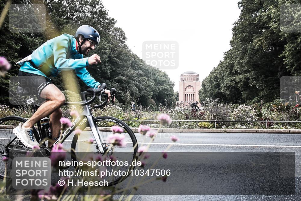 13.09.2026 - Stadtparktriathlon H.Heesch http://msf.ph/oto/10347506 13.09.2026 11:14:13 Radfahren 590, 614 meine-sportfotos.de