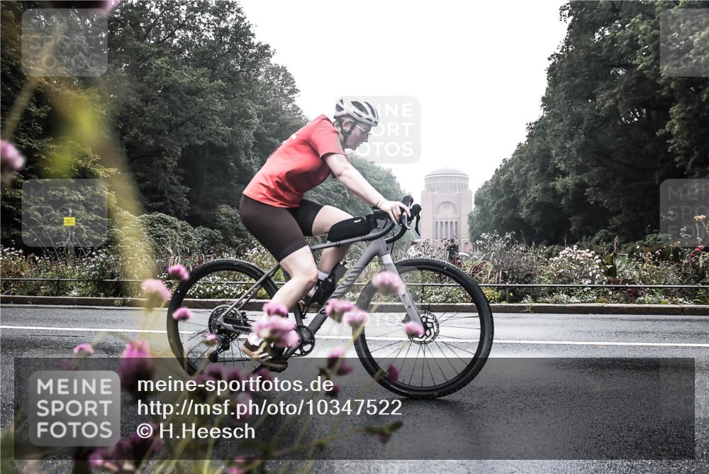 13.09.2026 - Stadtparktriathlon H.Heesch http://msf.ph/oto/10347522 13.09.2026 10:06:36 Radfahren 220, 234, 283 meine-sportfotos.de