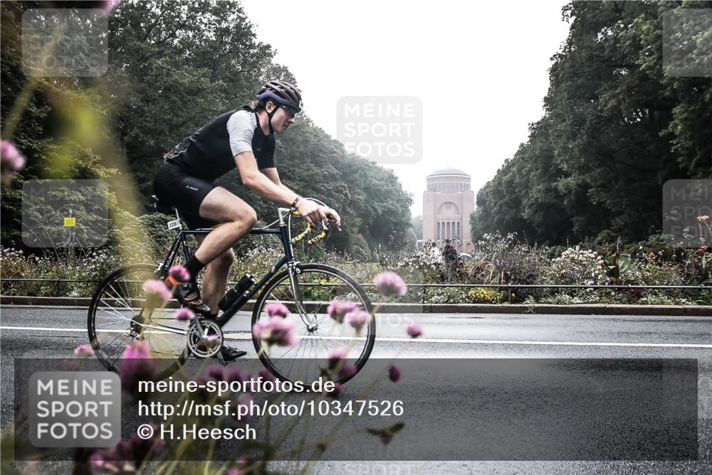 13.09.2026 - Stadtparktriathlon H.Heesch http://msf.ph/oto/10347526 13.09.2026 10:06:39 Radfahren 220, 283, 314 meine-sportfotos.de