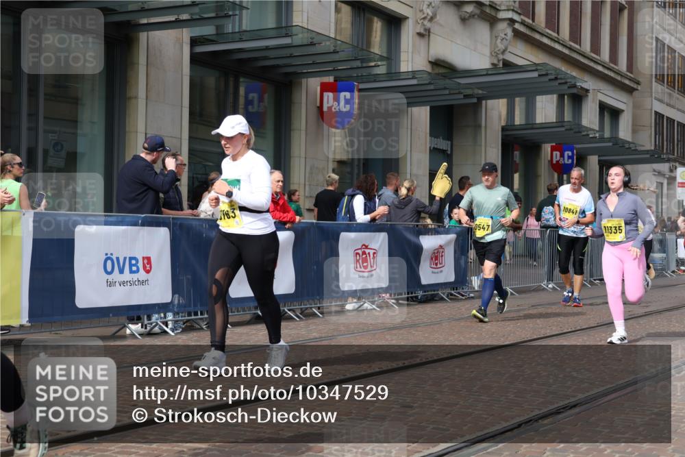 13.09.2026 - 21. swb-Marathon Bremen Strokosch-Dieckow http://msf.ph/oto/10347529 13.09.2026 11:10:45 Ziel 10148, 10163, 10313, 10527, 10547, 10611, 10644, 10653, 10792, 10841, 11043, 11062, 11141, 11237, 11335, 11465, 11483, 11679, 11691, 11756, 11993, 12396, 12401, 12507, 10002, 10247, 10422, 10461, 10462, 10719, 10768, 10791, 10911, 11047, 11283, 11298, 11300, 11309, 11327, 11465, 11513, 11583, 11736, 11846, 11982, 12183, 12227, 12454 meine-sportfotos.de