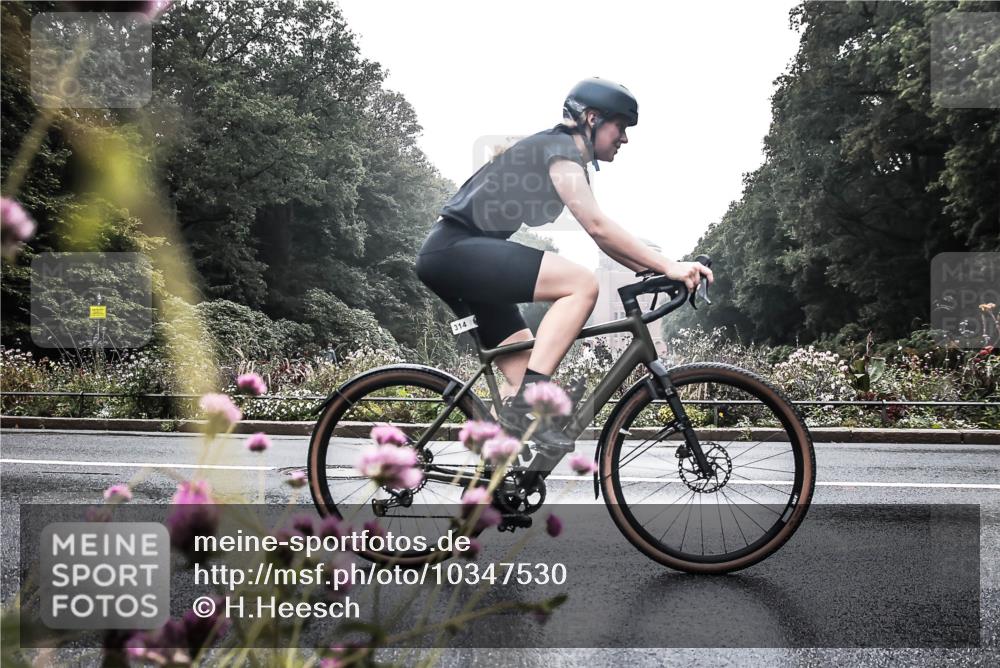 13.09.2026 - Stadtparktriathlon H.Heesch http://msf.ph/oto/10347530 13.09.2026 10:06:41 Radfahren 220, 314 meine-sportfotos.de