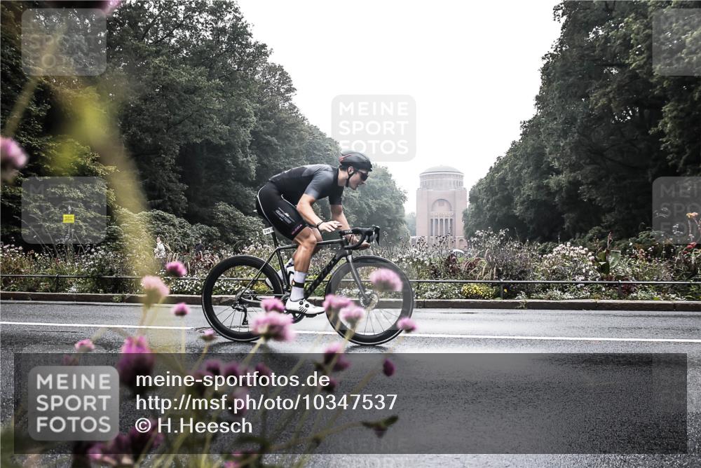 13.09.2026 - Stadtparktriathlon H.Heesch http://msf.ph/oto/10347537 13.09.2026 10:06:57 Radfahren 290, 306, 328 meine-sportfotos.de