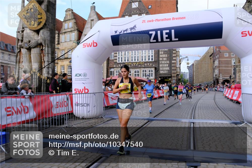 13.09.2026 - 21. swb-Marathon Bremen Tim E. http://msf.ph/oto/10347540 13.09.2026 11:18:48 Ziel 10176, 10194, 10535, 10600, 10651, 10895, 10899, 10997, 12371, 12561 meine-sportfotos.de