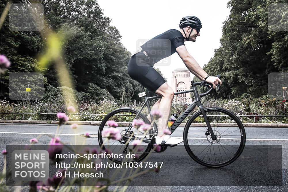 13.09.2026 - Stadtparktriathlon H.Heesch http://msf.ph/oto/10347547 13.09.2026 11:14:48 Radfahren 599, 622, 634 meine-sportfotos.de