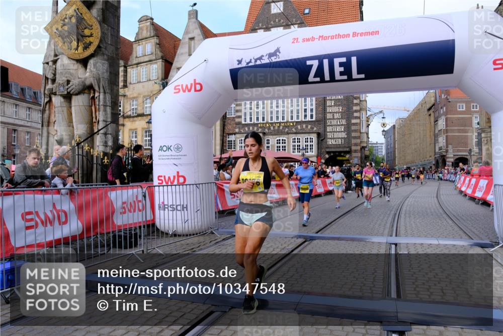 13.09.2026 - 21. swb-Marathon Bremen Tim E. http://msf.ph/oto/10347548 13.09.2026 11:18:48 Ziel 10176, 10194, 10535, 10600, 10651, 10895, 10899, 10997, 12371, 12561 meine-sportfotos.de
