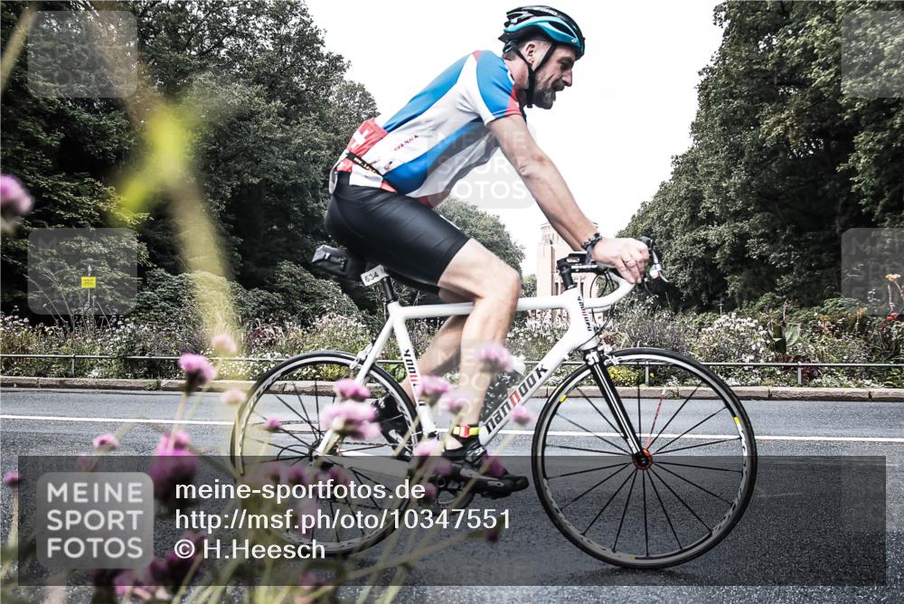 13.09.2026 - Stadtparktriathlon H.Heesch http://msf.ph/oto/10347551 13.09.2026 11:14:50 Radfahren 469, 599, 634 meine-sportfotos.de