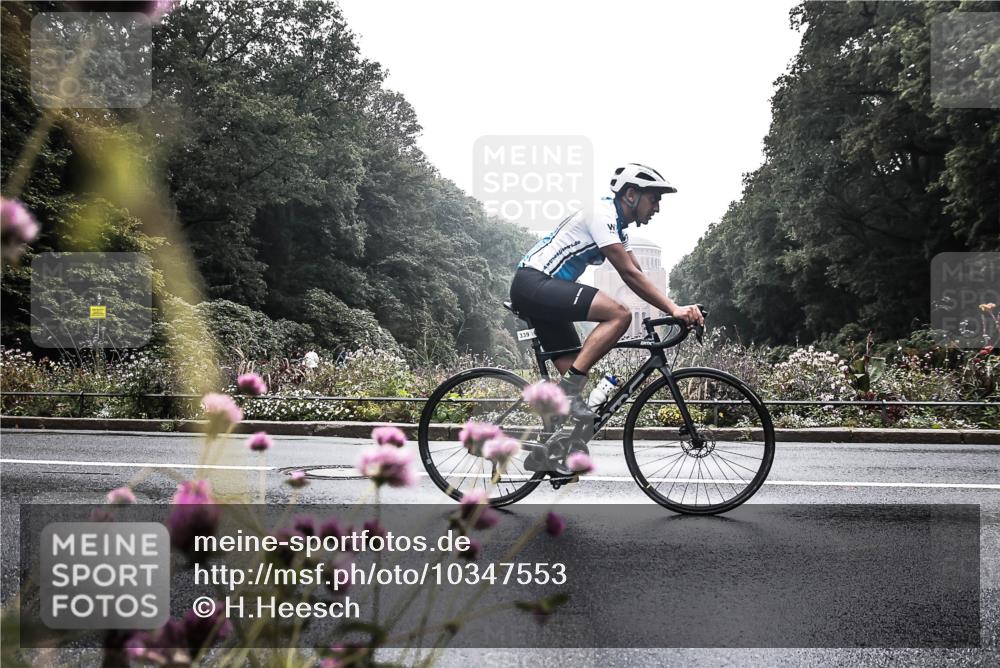 13.09.2026 - Stadtparktriathlon H.Heesch http://msf.ph/oto/10347553 13.09.2026 10:07:05 Radfahren 217, 284, 304, 339 meine-sportfotos.de