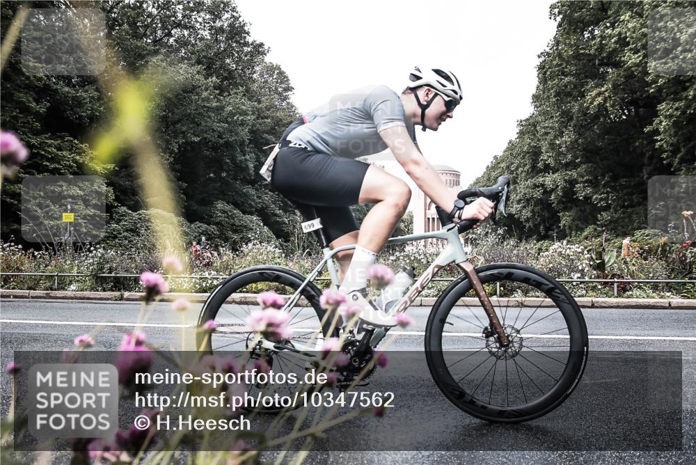 13.09.2026 - Stadtparktriathlon H.Heesch http://msf.ph/oto/10347562 13.09.2026 11:14:55 Radfahren 469, 699 meine-sportfotos.de