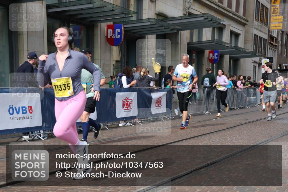 13.09.2026 - 21. swb-Marathon Bremen Strokosch-Dieckow http://msf.ph/oto/10347563 13.09.2026 11:10:46 Ziel 10148, 10163, 10313, 10419, 10527, 10547, 10611, 10644, 10653, 10792, 10841, 11043, 11062, 11141, 11237, 11335, 11483, 11679, 11691, 11745, 11756, 11993, 12396, 12401, 12507, 10002, 10247, 10422, 10461, 10462, 10719, 10768, 10791, 10911, 11047, 11283, 11298, 11300, 11309, 11327, 11335, 11465, 11513, 11583, 11736, 11846, 11982, 12183, 12227, 12454 meine-sportfotos.de