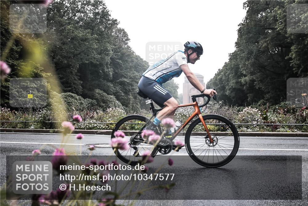 13.09.2026 - Stadtparktriathlon H.Heesch http://msf.ph/oto/10347577 13.09.2026 10:07:46 Radfahren 269, 341 meine-sportfotos.de