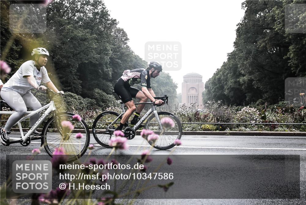 13.09.2026 - Stadtparktriathlon H.Heesch http://msf.ph/oto/10347586 13.09.2026 10:08:08 Radfahren 248, 338 meine-sportfotos.de