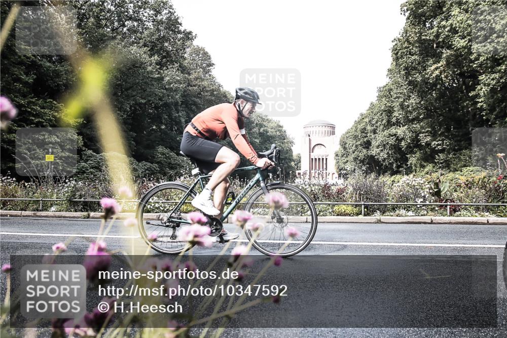 13.09.2026 - Stadtparktriathlon H.Heesch http://msf.ph/oto/10347592 13.09.2026 11:15:32 Radfahren 478, 677, 707 meine-sportfotos.de