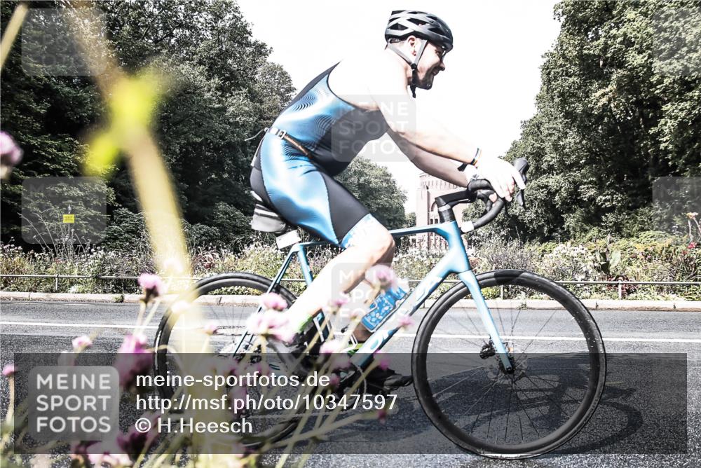 13.09.2026 - Stadtparktriathlon H.Heesch http://msf.ph/oto/10347597 13.09.2026 11:16:13 Radfahren 583, 586, 601, 639 meine-sportfotos.de