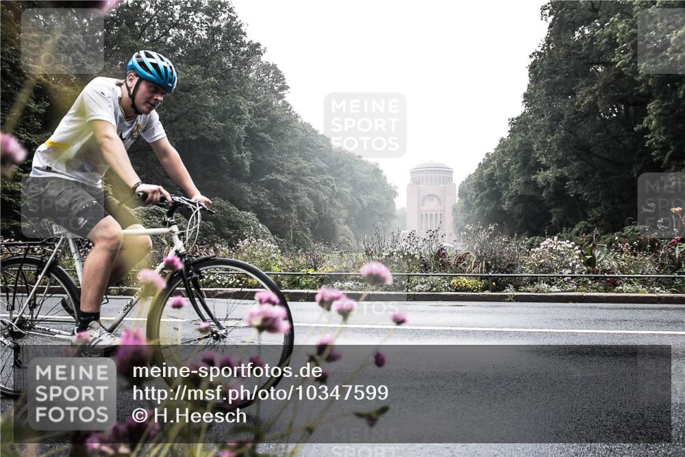 13.09.2026 - Stadtparktriathlon H.Heesch http://msf.ph/oto/10347599 13.09.2026 10:08:37 Radfahren 337 meine-sportfotos.de