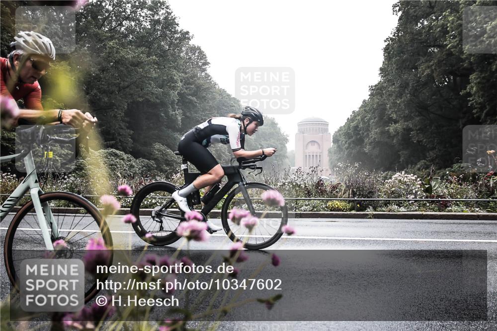 13.09.2026 - Stadtparktriathlon H.Heesch http://msf.ph/oto/10347602 13.09.2026 10:08:49 Radfahren 216, 218, 301, 340 meine-sportfotos.de