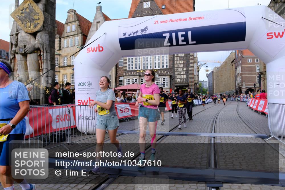 13.09.2026 - 21. swb-Marathon Bremen Tim E. http://msf.ph/oto/10347610 13.09.2026 11:18:51 Ziel 10176, 10194, 10535, 10600, 10895, 10899, 10997, 12371, 12422, 12561 meine-sportfotos.de