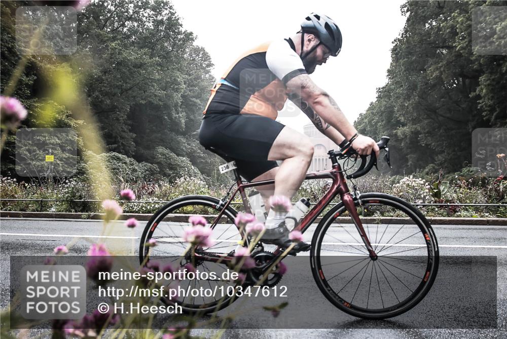 13.09.2026 - Stadtparktriathlon H.Heesch http://msf.ph/oto/10347612 13.09.2026 10:08:55 Radfahren 224, 236, 301, 340 meine-sportfotos.de