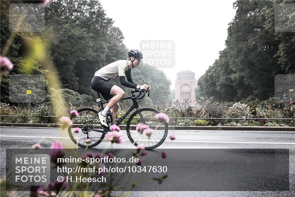 13.09.2026 - Stadtparktriathlon H.Heesch http://msf.ph/oto/10347630 13.09.2026 10:09:03 Radfahren 241, 244, 279, 289, 327 meine-sportfotos.de