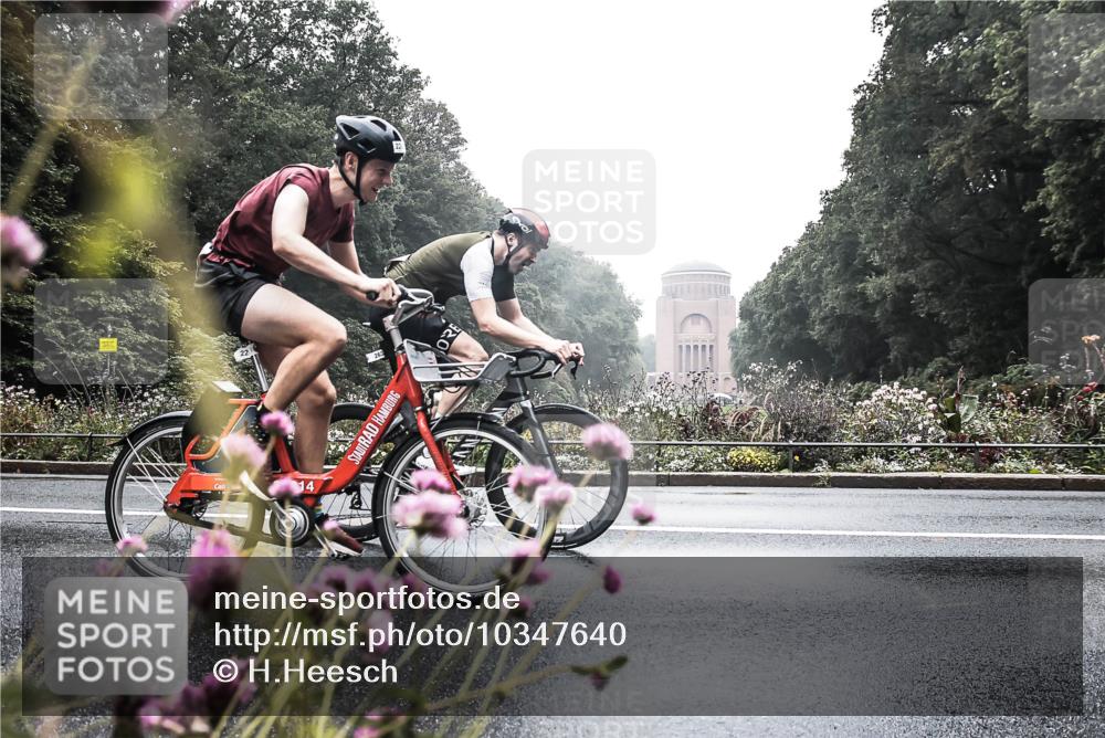13.09.2026 - Stadtparktriathlon H.Heesch http://msf.ph/oto/10347640 13.09.2026 10:09:12 Radfahren 228, 263 meine-sportfotos.de