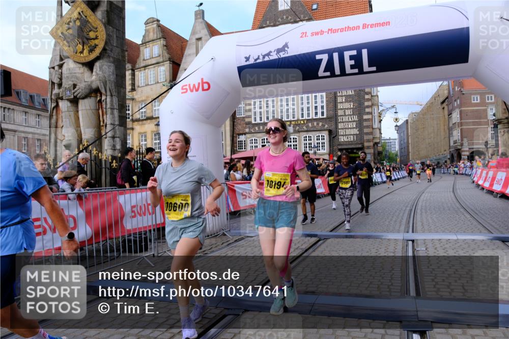 13.09.2026 - 21. swb-Marathon Bremen Tim E. http://msf.ph/oto/10347641 13.09.2026 11:18:52 Ziel 10176, 10194, 10535, 10600, 10895, 10899, 10997, 12371, 12422, 12561 meine-sportfotos.de