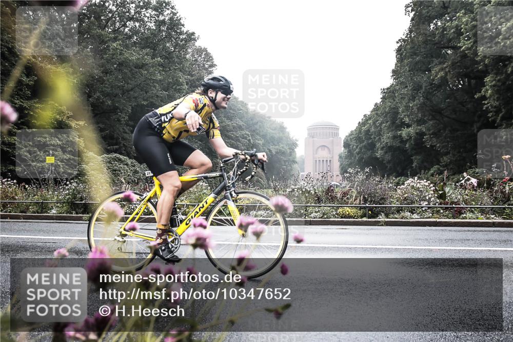 13.09.2026 - Stadtparktriathlon H.Heesch http://msf.ph/oto/10347652 13.09.2026 10:09:32 Radfahren 211 meine-sportfotos.de