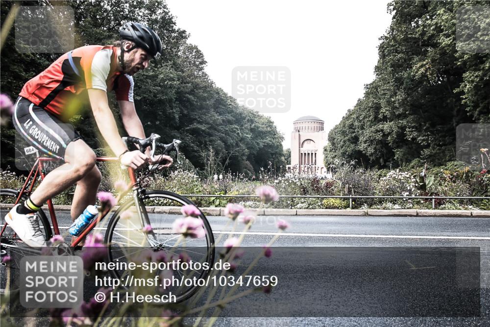 13.09.2026 - Stadtparktriathlon H.Heesch http://msf.ph/oto/10347659 13.09.2026 11:16:57 Radfahren 684, 735 meine-sportfotos.de