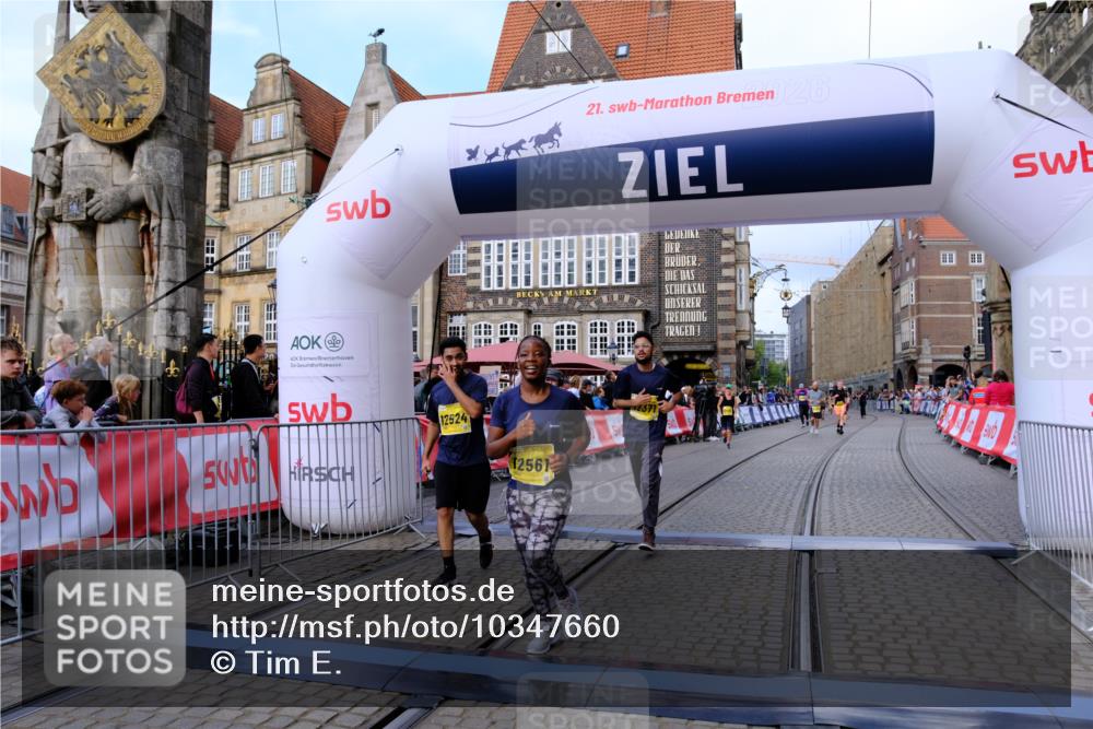 13.09.2026 - 21. swb-Marathon Bremen Tim E. http://msf.ph/oto/10347660 13.09.2026 11:18:53 Ziel 10176, 10194, 10535, 10600, 10895, 10899, 10997, 12371, 12422, 12561 meine-sportfotos.de