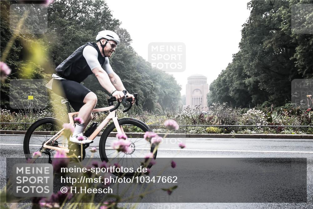 13.09.2026 - Stadtparktriathlon H.Heesch http://msf.ph/oto/10347662 13.09.2026 10:09:45 Radfahren 249, 257, 317 meine-sportfotos.de