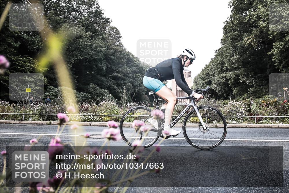 13.09.2026 - Stadtparktriathlon H.Heesch http://msf.ph/oto/10347663 13.09.2026 11:16:58 Radfahren 684, 735 meine-sportfotos.de