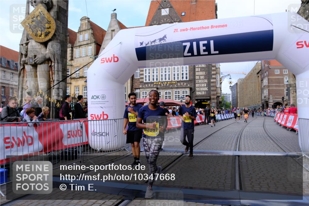 13.09.2026 - 21. swb-Marathon Bremen Tim E. http://msf.ph/oto/10347668 13.09.2026 11:18:54 Ziel 10176, 10194, 10264, 10535, 10600, 10895, 10899, 10997, 11443, 12371, 12422, 12561 meine-sportfotos.de