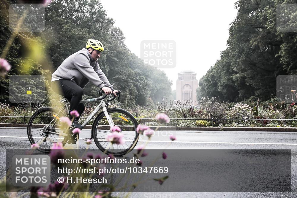 13.09.2026 - Stadtparktriathlon H.Heesch http://msf.ph/oto/10347669 13.09.2026 10:09:57 Radfahren 247, 251 meine-sportfotos.de