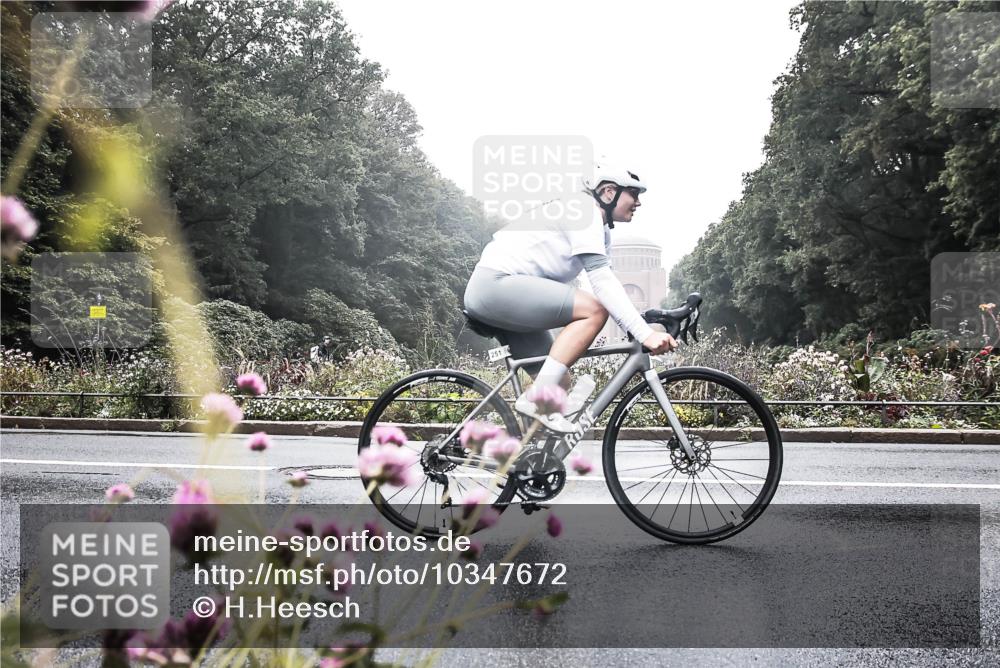 13.09.2026 - Stadtparktriathlon H.Heesch http://msf.ph/oto/10347672 13.09.2026 10:09:59 Radfahren 247, 251 meine-sportfotos.de