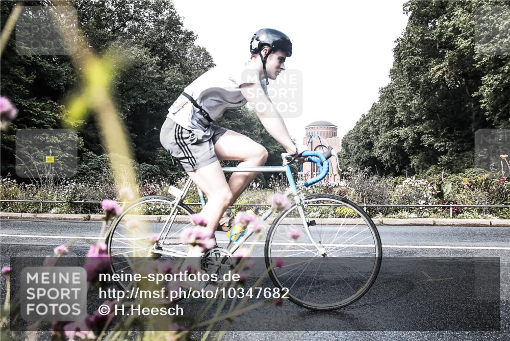13.09.2026 - Stadtparktriathlon H.Heesch http://msf.ph/oto/10347682 13.09.2026 11:17:16 Radfahren 593, 626, 629, 672 meine-sportfotos.de