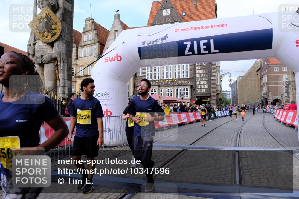 13.09.2026 - 21. swb-Marathon Bremen Tim E. http://msf.ph/oto/10347696 13.09.2026 11:18:55 Ziel 10176, 10194, 10264, 10568, 10600, 10899, 10997, 11443, 12371, 12422, 12561 meine-sportfotos.de