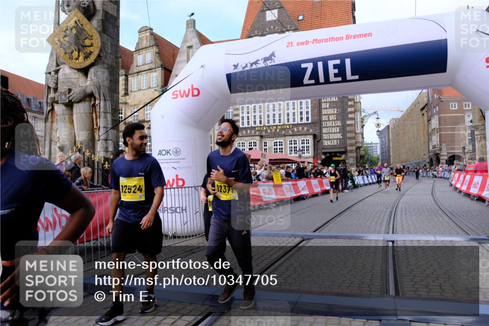 13.09.2026 - 21. swb-Marathon Bremen Tim E. http://msf.ph/oto/10347705 13.09.2026 11:18:55 Ziel 10176, 10194, 10264, 10568, 10600, 10899, 10997, 11443, 12371, 12422, 12561 meine-sportfotos.de