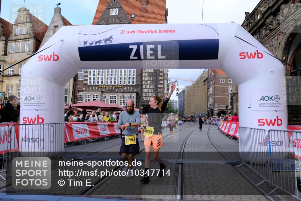13.09.2026 - 21. swb-Marathon Bremen Tim E. http://msf.ph/oto/10347714 13.09.2026 11:19:03 Ziel 10005, 10264, 10344, 10568, 10997, 11443, 11629, 11794, 12090, 12371, 12422, 12561 meine-sportfotos.de