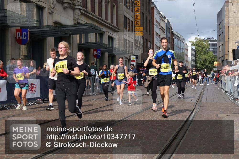 13.09.2026 - 21. swb-Marathon Bremen Strokosch-Dieckow http://msf.ph/oto/10347717 13.09.2026 11:10:53 Ziel 10313, 10419, 10527, 10611, 10644, 10653, 10841, 11062, 11141, 11231, 11237, 11458, 11483, 11679, 11691, 11745, 11993, 12126, 12148, 12396, 12401, 12507, 10148, 10163, 10461, 10462, 10547, 10768, 10792, 10911, 11043, 11047, 11283, 11298, 11300, 11309, 11327, 11335, 11465, 11513, 11583, 11736, 11756, 11846, 12183 meine-sportfotos.de