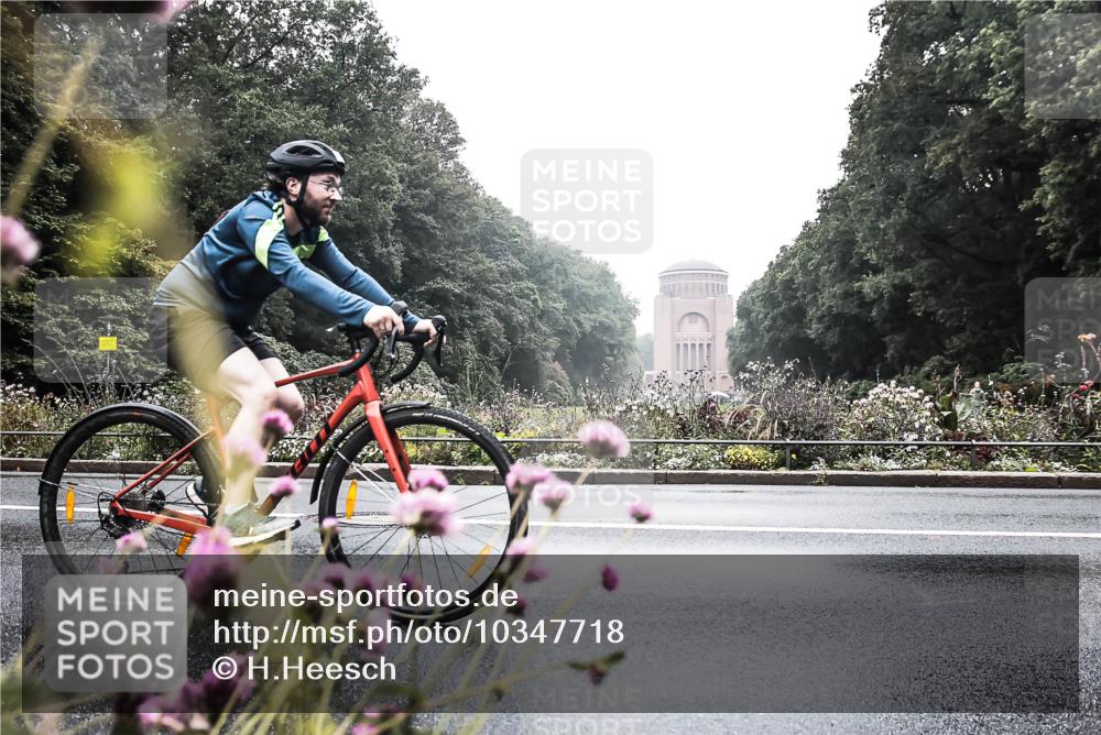 13.09.2026 - Stadtparktriathlon H.Heesch http://msf.ph/oto/10347718 13.09.2026 10:10:56 Radfahren 229, 323 meine-sportfotos.de