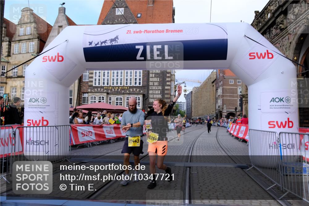 13.09.2026 - 21. swb-Marathon Bremen Tim E. http://msf.ph/oto/10347721 13.09.2026 11:19:03 Ziel 10005, 10264, 10344, 10568, 10997, 11443, 11629, 11794, 12090, 12371, 12422, 12561 meine-sportfotos.de