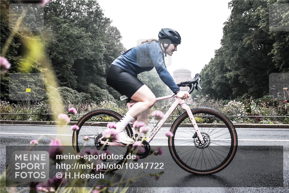 13.09.2026 - Stadtparktriathlon H.Heesch http://msf.ph/oto/10347722 13.09.2026 10:10:58 Radfahren 229, 323 meine-sportfotos.de