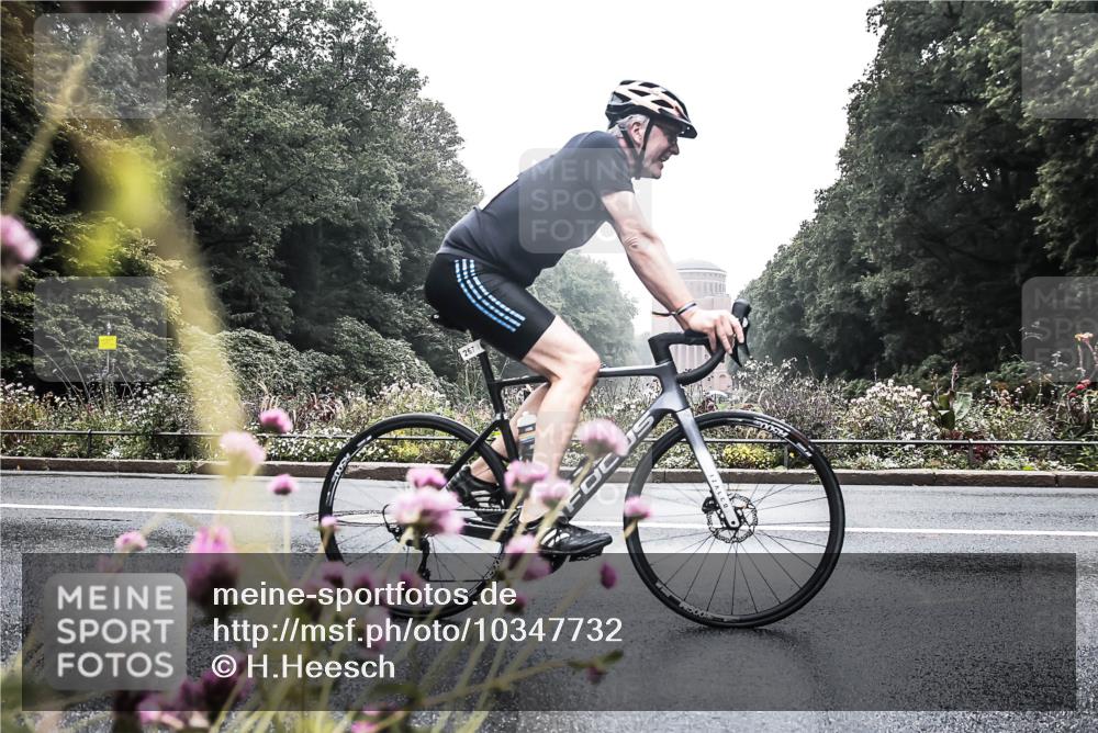 13.09.2026 - Stadtparktriathlon H.Heesch http://msf.ph/oto/10347732 13.09.2026 10:11:08 Radfahren 254, 267, 308 meine-sportfotos.de