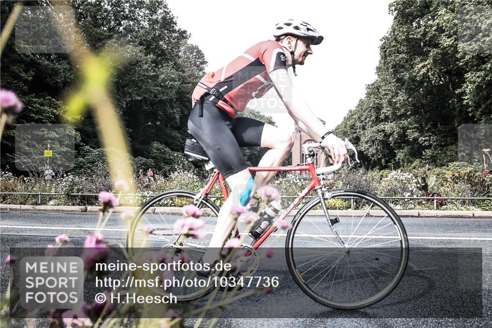13.09.2026 - Stadtparktriathlon H.Heesch http://msf.ph/oto/10347736 13.09.2026 11:17:29 Radfahren 497, 616, 736, 771, 1799 meine-sportfotos.de