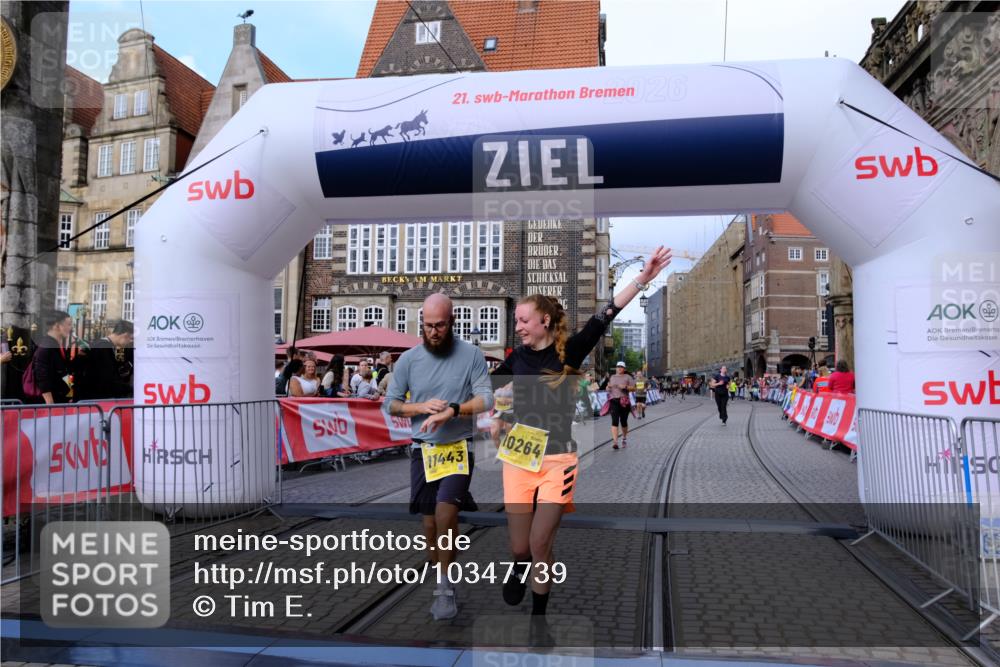 13.09.2026 - 21. swb-Marathon Bremen Tim E. http://msf.ph/oto/10347739 13.09.2026 11:19:03 Ziel 10005, 10264, 10344, 10568, 10997, 11443, 11629, 11794, 12090, 12371, 12422, 12561 meine-sportfotos.de