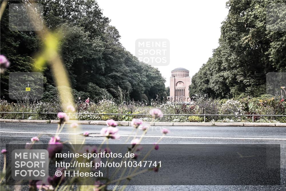 13.09.2026 - Stadtparktriathlon H.Heesch http://msf.ph/oto/10347741 13.09.2026 11:17:33 Radfahren 562, 1799 meine-sportfotos.de